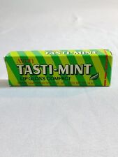 Vintage 1970s Avon TASTI-MINT Lip Gloss Compact is New in the Box. picture