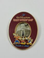 2005 Limited Edition Walt Disney Day Pin, Dec 5th, World, Mickey Donald Goofy picture