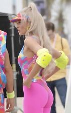 MARGOT ROBBIE - AS BARBIE - NICE BUTT  picture