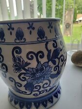 Vintage Chinese Blue And White Porcelain Vase Planter 10.25