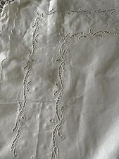 VINTAGE WHITE COTTON QUEEN SIZE FLAT BED SHEET w CUTWORK & EMBROIDERED picture