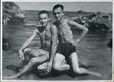 Vintage Photo AFFECTIONATE COUPLE MEN SHIRTLESS TRUNKS TATTOOS Gay picture