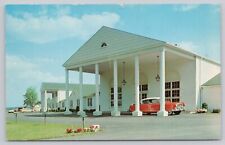 Denver Pennsylvania, Colonial Motor Lodge Advertising Old Car, Vintage Postcard picture