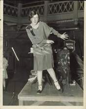 1928 Press Photo Betty Wilson dances at 