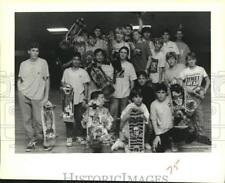 1989 Press Photo Youngster at Roller Kingdom for an Evening of Skateboarding Fun picture