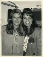 1989 Press Photo NBC News Correspondent Maria Shriver talks with Kirstie Alley picture