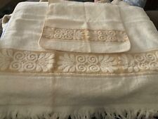 VINTAGE TOWEL SET lot of 4 YELLOW EMBOSSED CANNON MONTICELLO 2 bath & wash cloth picture