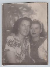 Vintage Orig Photo Women Embracing Affectionate Photo Booth Studio 1945 picture