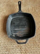 Vintage Lodge Cast Iron Grill Frying Skillet Griddle Fry Pan Round 10.5” USA picture