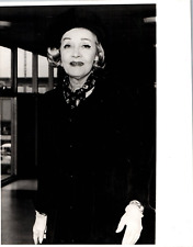 HOLLYWOOD BEAUTY MARLENE DIETRICH STYLISH POSE STUNNING PORTRAIT 1972 Photo C35 picture