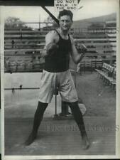 1929 Press Photo Argentine boxer Victorrio Campolo trains for bout vs Phil Scott picture