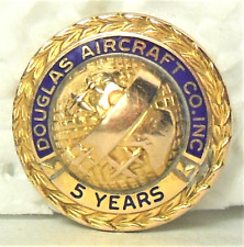 ✈️ DOUGLAS Aircraft Mfg. Co. 5Yr. 1/10 10KT employee service award Tie/Lapel pin picture