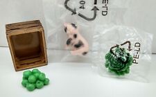 Schleich Miniature Spotted Piglet Pig, Crate, Apples & Lettuce NEW picture