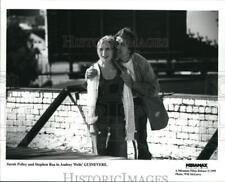 1999 Press Photo Sarah Polley and Stephen Rea in a scene from 