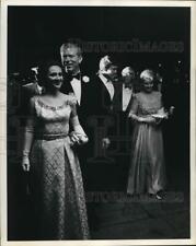 1969 Press Photo Ben Barnes and date arrive at black-tie event - hca76519 picture