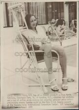1975 Press Photo Lovely Miss North Carolina Constance Dorn With Sprained Ankle picture
