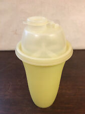 Tupperware Cocktail Shaker w Strainer & Lid, Quick Shake Drink Mixer 844-1 picture