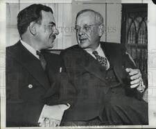 1949 Press Photo Alf M. Landon and Thomas Dewey talk in Albany, New York picture