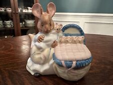 Vintage 1989 Schmid Mama Mouse & Baby Mice Beatrix Potter Ceramic Child’s Decor picture