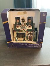 Holiday Time Village Collectables School House Lighted Pre-owned 2004 picture