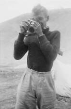 Charles Warren taking a photograph while smoking a pipe Tibet 30 M .. Old Photo picture