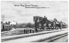 C.1905 Big Four Depot, GREENSBURG INDIANA, Train in Station, wagons Postcard picture
