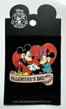 2002 - MICKEY and MINNIE MOUSE Disney PIN - VALENTINE'S DAY - Disneyland DLR picture