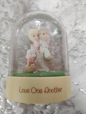 Vintage PRECIOUS MOMENTS LOVE ONE ANOTHER Flower Dome 1983 picture