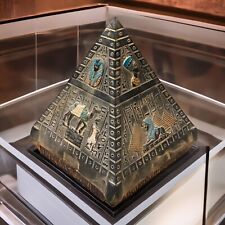 Statue of pyramid of Khufu Engraved of Sphinx at Ancient Egyptian Antiquities BC picture