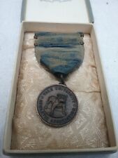 Vintage 1932 Yale University Athletic Assn Track Medal Shot Put in original box picture