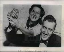 1954 Press Photo Maine Governor Edmund S. Muskie & Wife Jane Smiling picture
