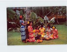 Postcard Happy Hawaiian Girls Stringing Leis Hawaii USA picture