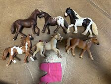 Lot of 6 vintage Schleich Horses with Westetn Saddle & 2 Blankets All Schleich picture