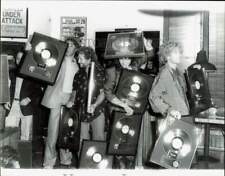 1986 Press Photo Van Halen at Los Angeles Hard Rock Cafe Platinum Album Party picture