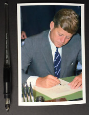 PRESIDENT JOHN F KENNEDY -RARE USED BILL SIGNING PEN w/ PHOTO- WHITE HOUSE-ISSUE picture