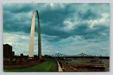 St Louis Missouri Gateway Arch Shoreline c1979 MO Postcard picture