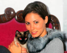 Raquel Rodriguez Miss Spain 1994 with her cat Madrid Spain 1998 Old Photo picture