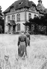 Antique Haunted House Creepy Twins Photo 1547 Oddleys Strange & Bizarre picture