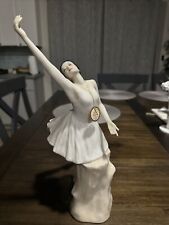 ROYAL DOULTON HN 3197 BALLERINA “REFLECTIONS” Perfect Gift for Your Ballerina picture