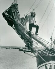 Shipping : Albatros returns to Wells - Vintage Photograph 1050402 picture