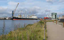 Photo 6x4 The 'ES Integrity' at Belfast 180m (34512 DWT) Panamanian flagg c2021 picture