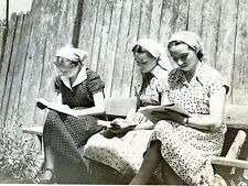 1950s Vintage Photo Three Rural Young Women Reading Books B&W Portrait picture