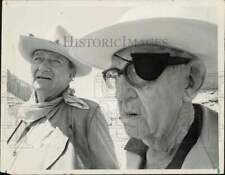 1971 Press Photo Director John Ford with Actor John Wayne - lrb09499 picture
