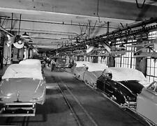 1948 PACKARD ASSEMBLY Production PHOTO  ( 226-Z) picture