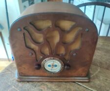 Vintage Hard To Find Art Deco Superior AM/SW Small Tombstone Radio Looks Great  picture