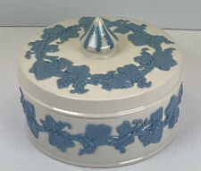 Wedgwood queenswear lavender on cream bowl Box with lid picture