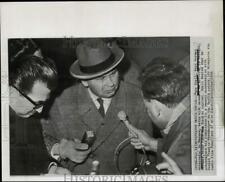1961 Press Photo Hans Kroll speaks with newsmen upon arrival in Cologne Germany picture