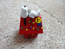 Snoopy Chirstmas Dog house Ornament picture