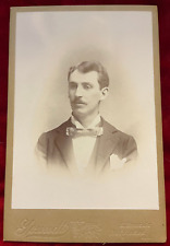 RARE c.1880's CABINET CARD DAPPER BOWTIE MAN YOUNDT PHOTOGRAPHER BELVIDERE ILL picture