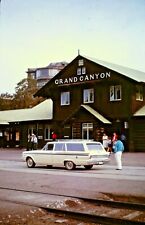 VTG 1960s 35MM SLIDE GRAND CANYON LODGE MOTEL STATION WAGON CANDID #30-14K picture